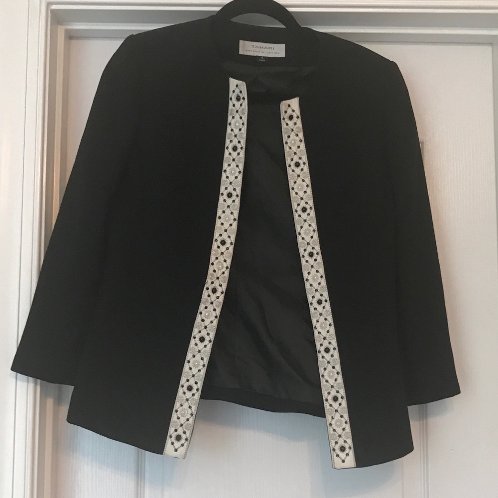 Tahari ASL Beaded Blazer. Size 6 - Picture 1 of 3